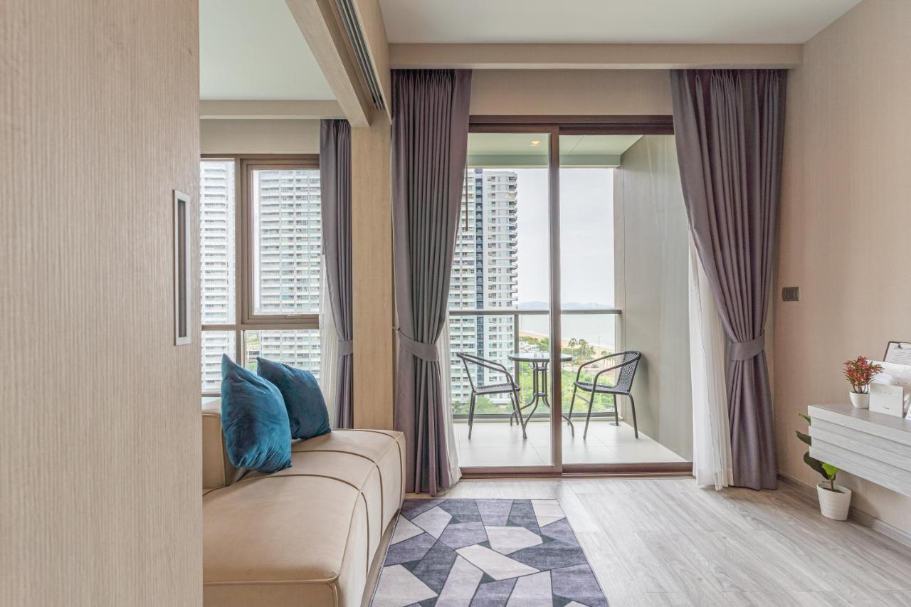 Aeras Beachfront Condominium Джомтьен Экстерьер фото
