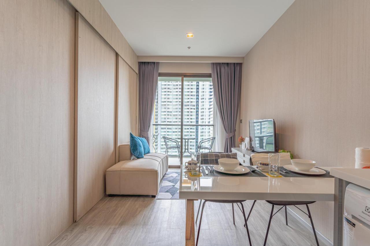 Aeras Beachfront Condominium Джомтьен Экстерьер фото