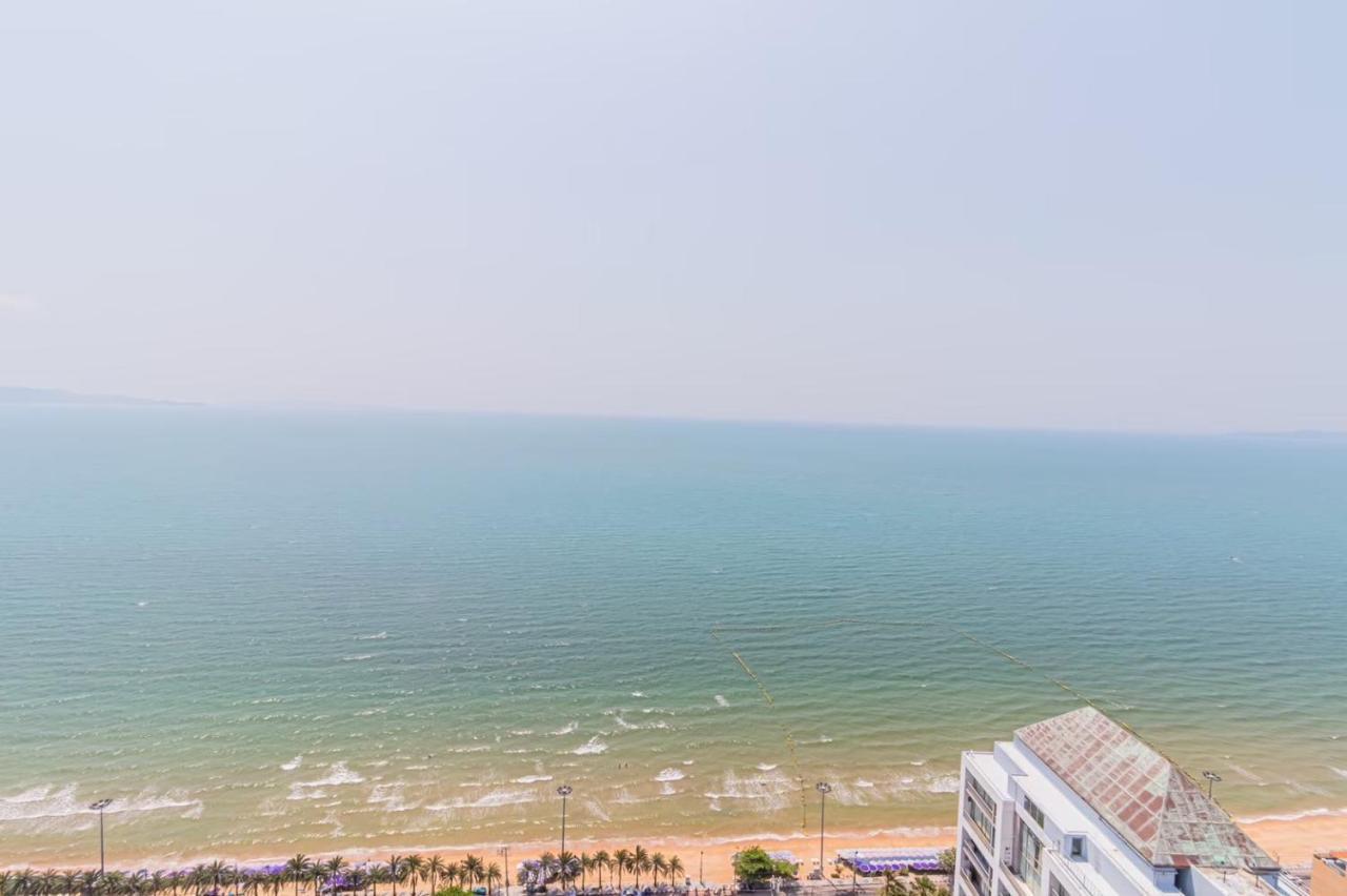 Aeras Beachfront Condominium Джомтьен Экстерьер фото
